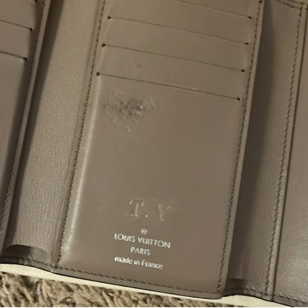 Louis Vuitton Capucines Compact Wallet